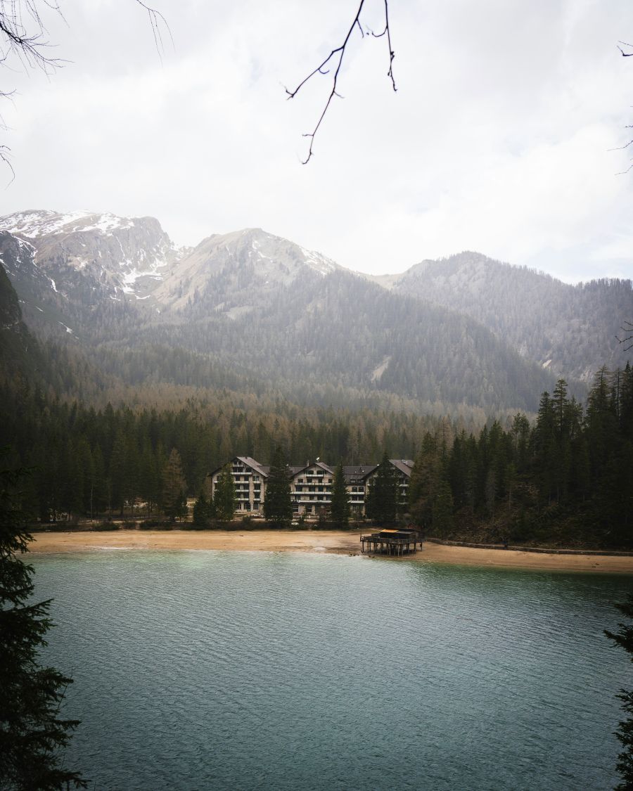 hotel na jezeru Hotel Lago di Braies italija putovanje izlet odmor smjestaj