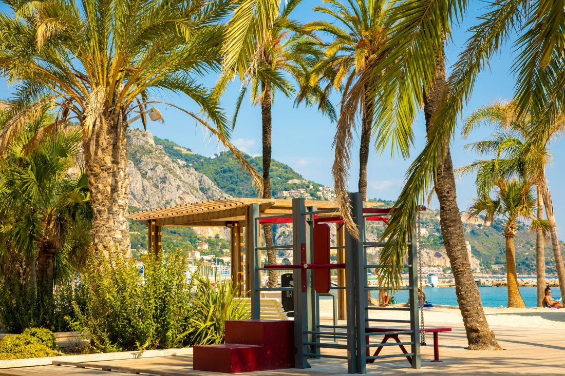 grad menton francuska rivijera plaza