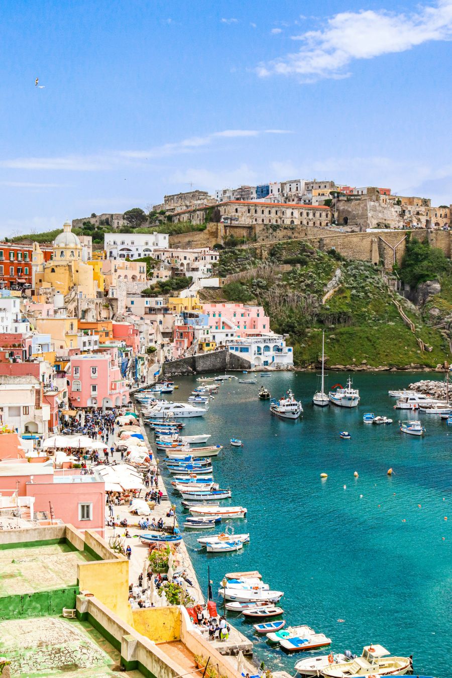 sarene kuce italija otok Procida putovanje