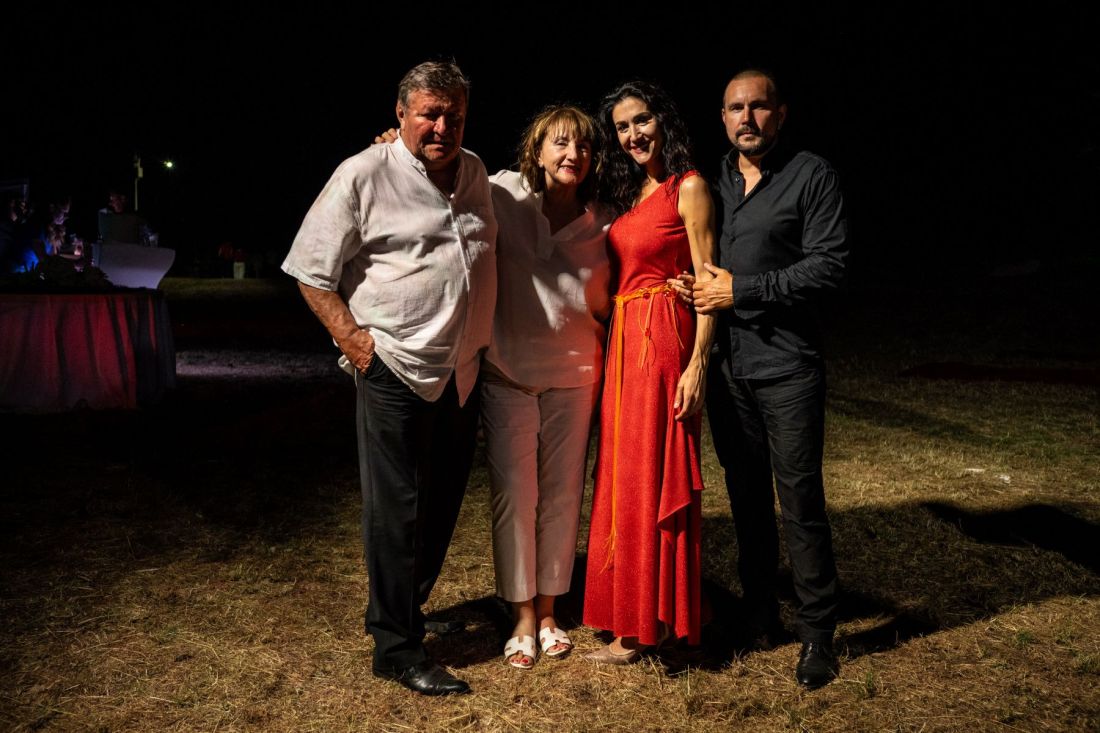 Ana Rucner s roditeljima i bratom