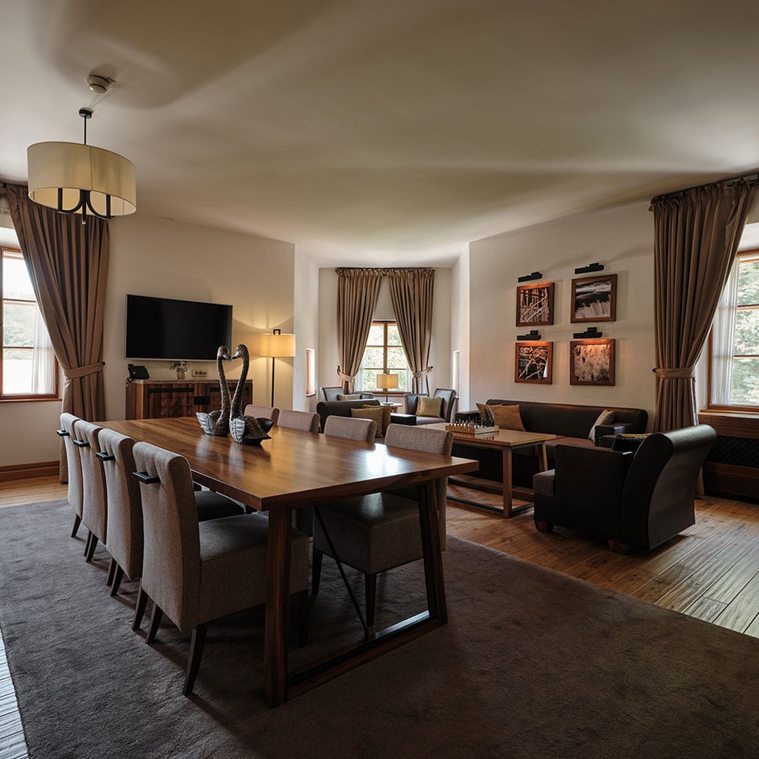 Royal suita Grad Otocec kraljevski apartman