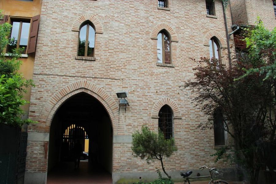 italija grad cento palaca