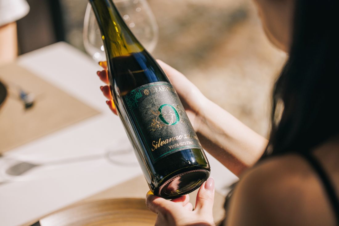 bijelo vino silvanac vinarija orahovica