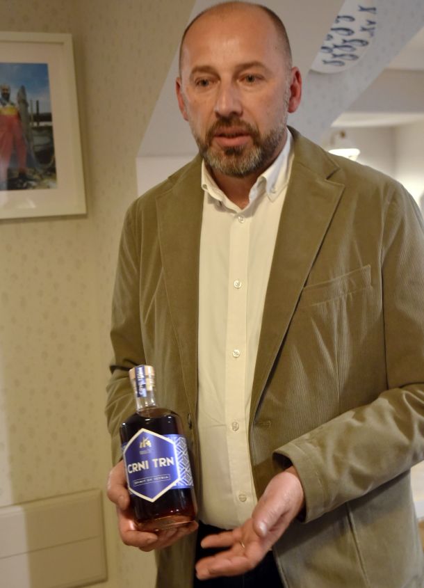 vino-uz-zlicu-mala-riba-2