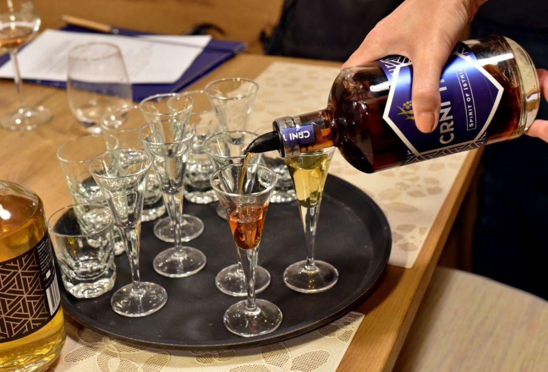 vino-uz-zlicu-mala-riba-3