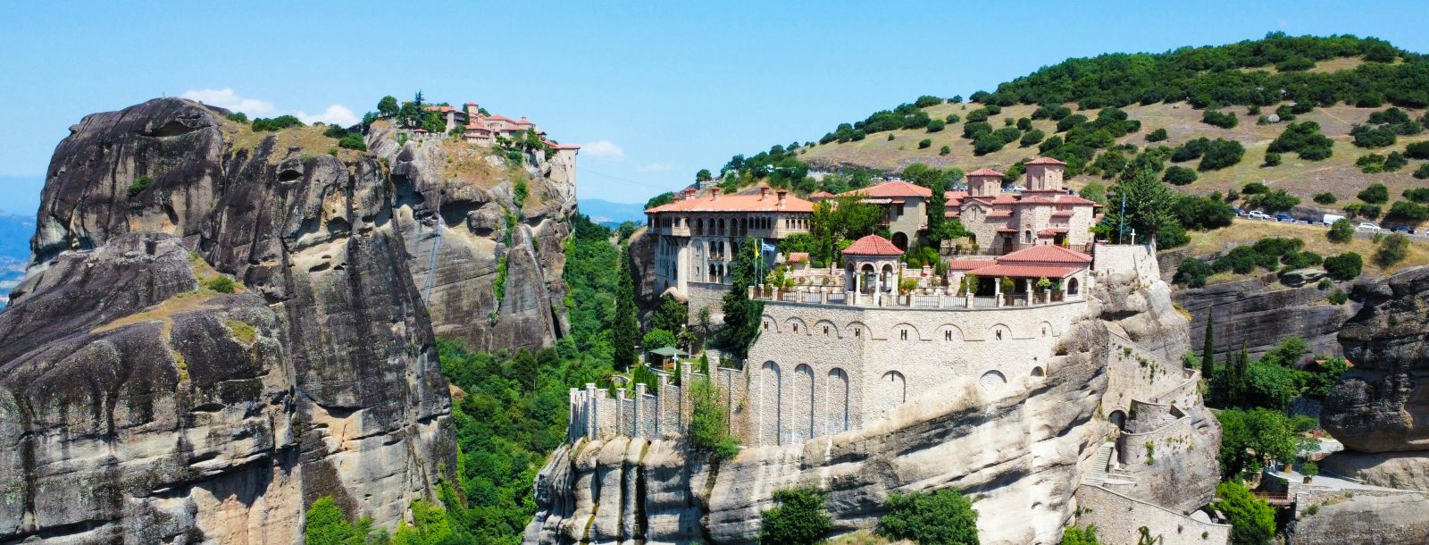 Veličanstveno čudo u srcu Grčke  – lebdeći manastiri Veliki Meteoroni koji prkose zakonima fizike