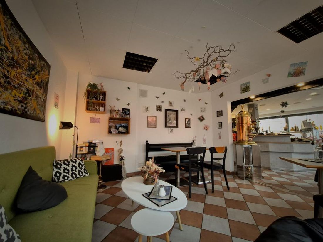 kafic-kojeg-zovu-dnevnim-boravkom-bad-orba