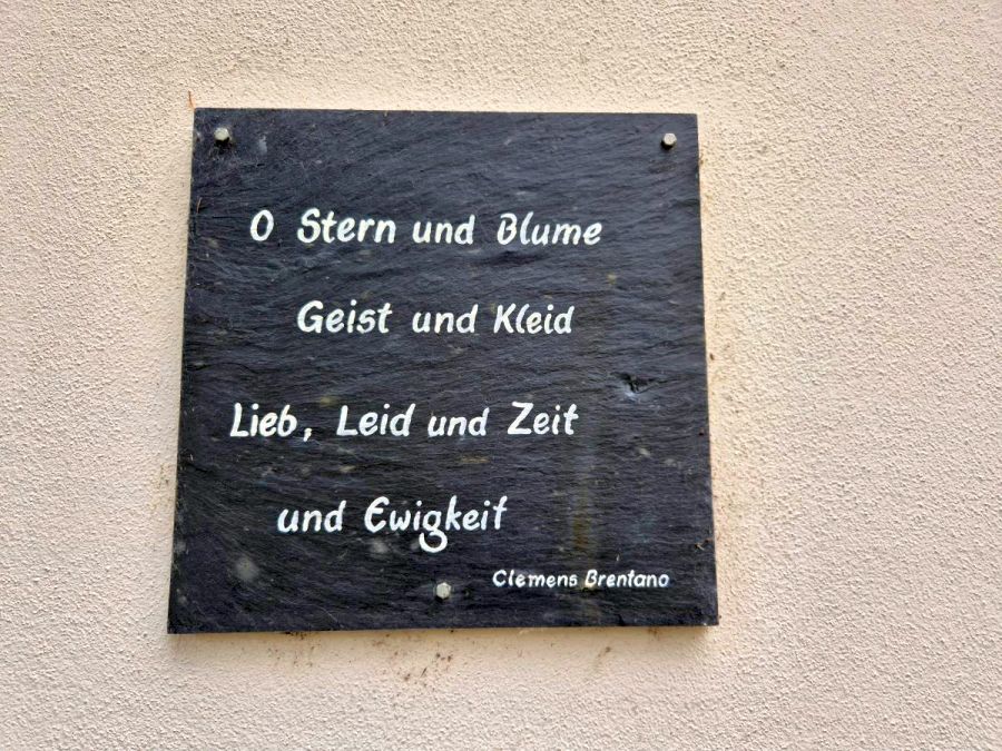 njemacki grad bacharach natpis sa stihom clemens brenato