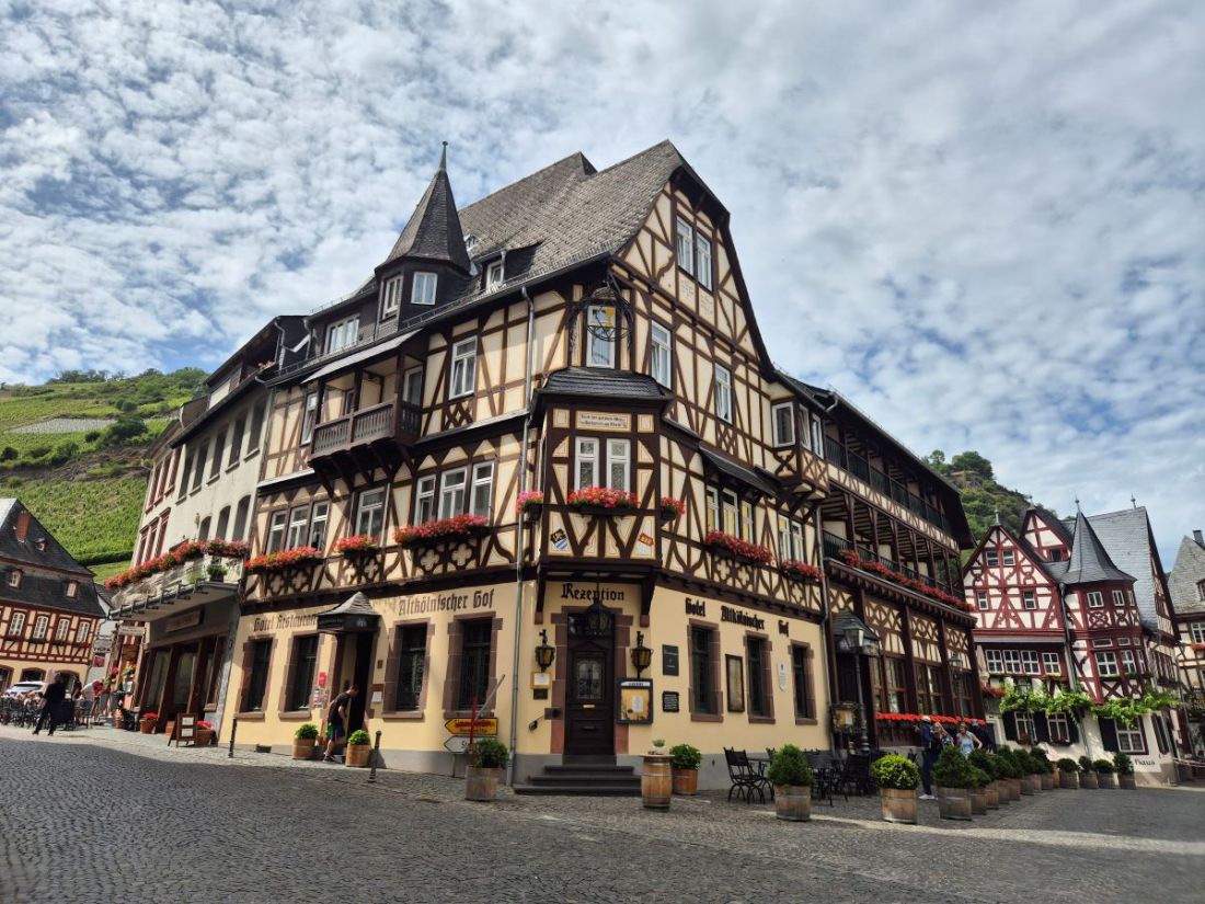 srednjevjekovna kuca grad bacharach njemacka