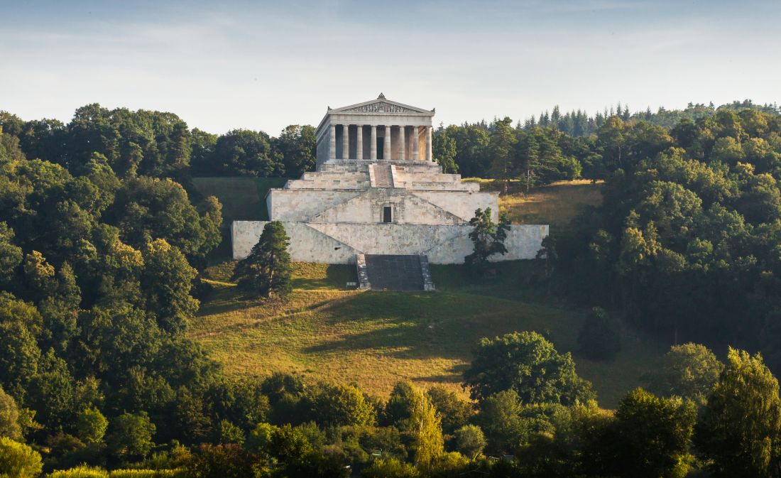 Walhalla monumentalna gradvina na dunavu regensburg njemacka bavarska