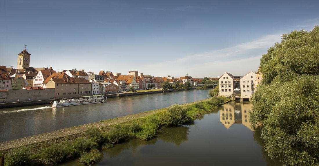 njemacki stari grad regensburg na dunavu bavarska