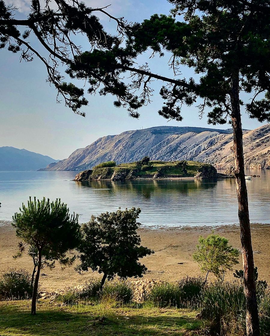 Rajska plaza Lopar otok Rab Kvarner Hrvatska