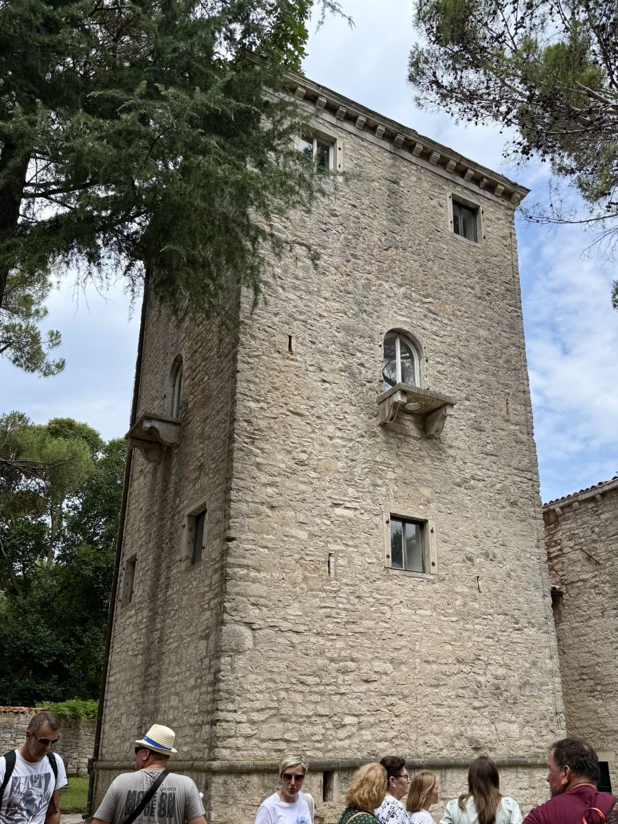 znamenitosti iz doba venecije na brijunima stare gradevine