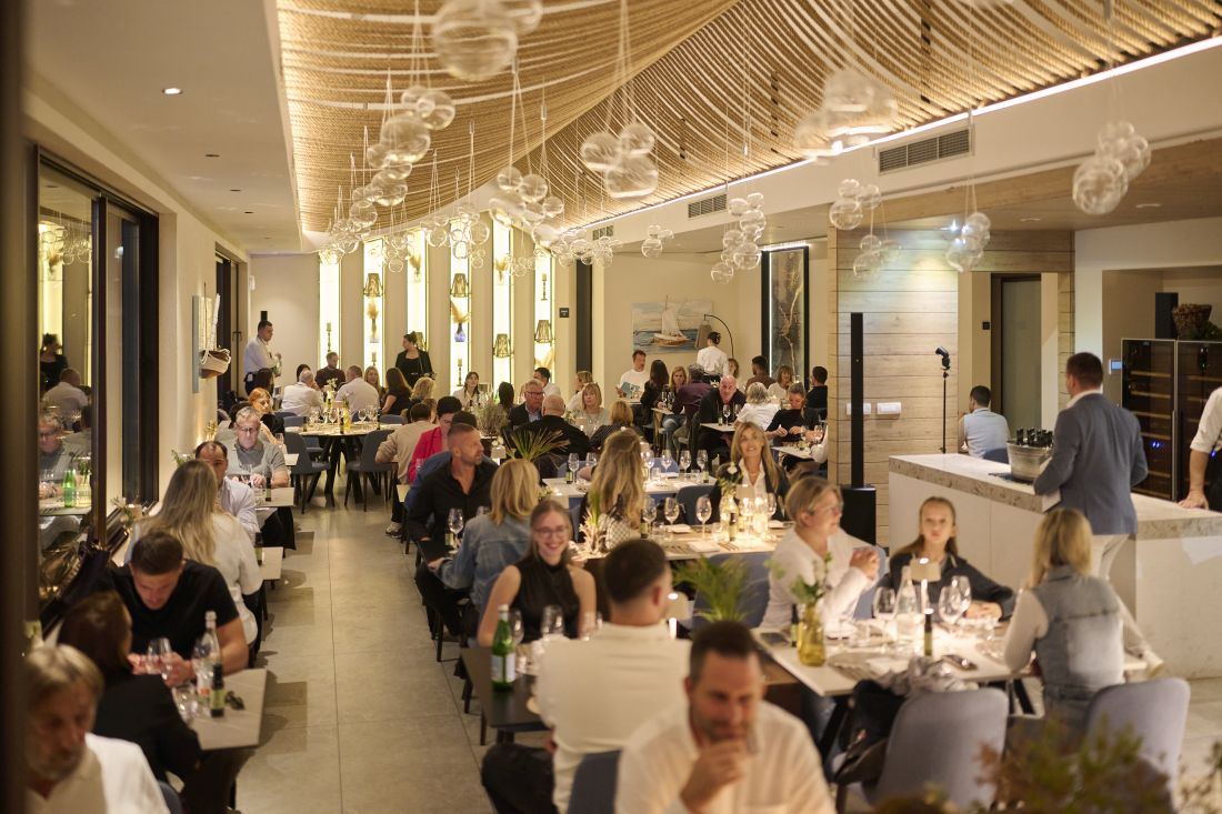 AWGN wine gourmet njivice 2026 atmosfera