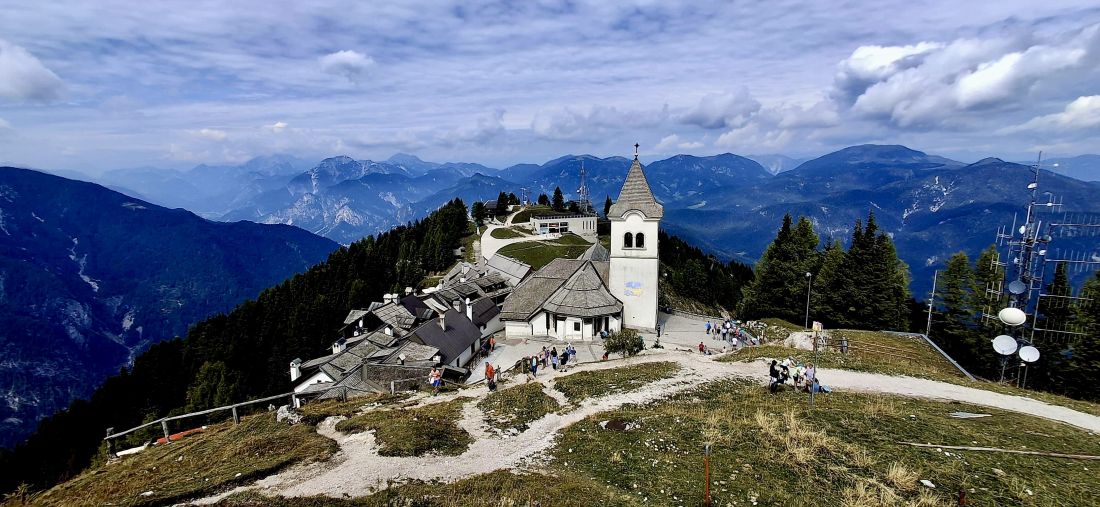 monte lussari crkva italija hodocasce alpe planinarenje
