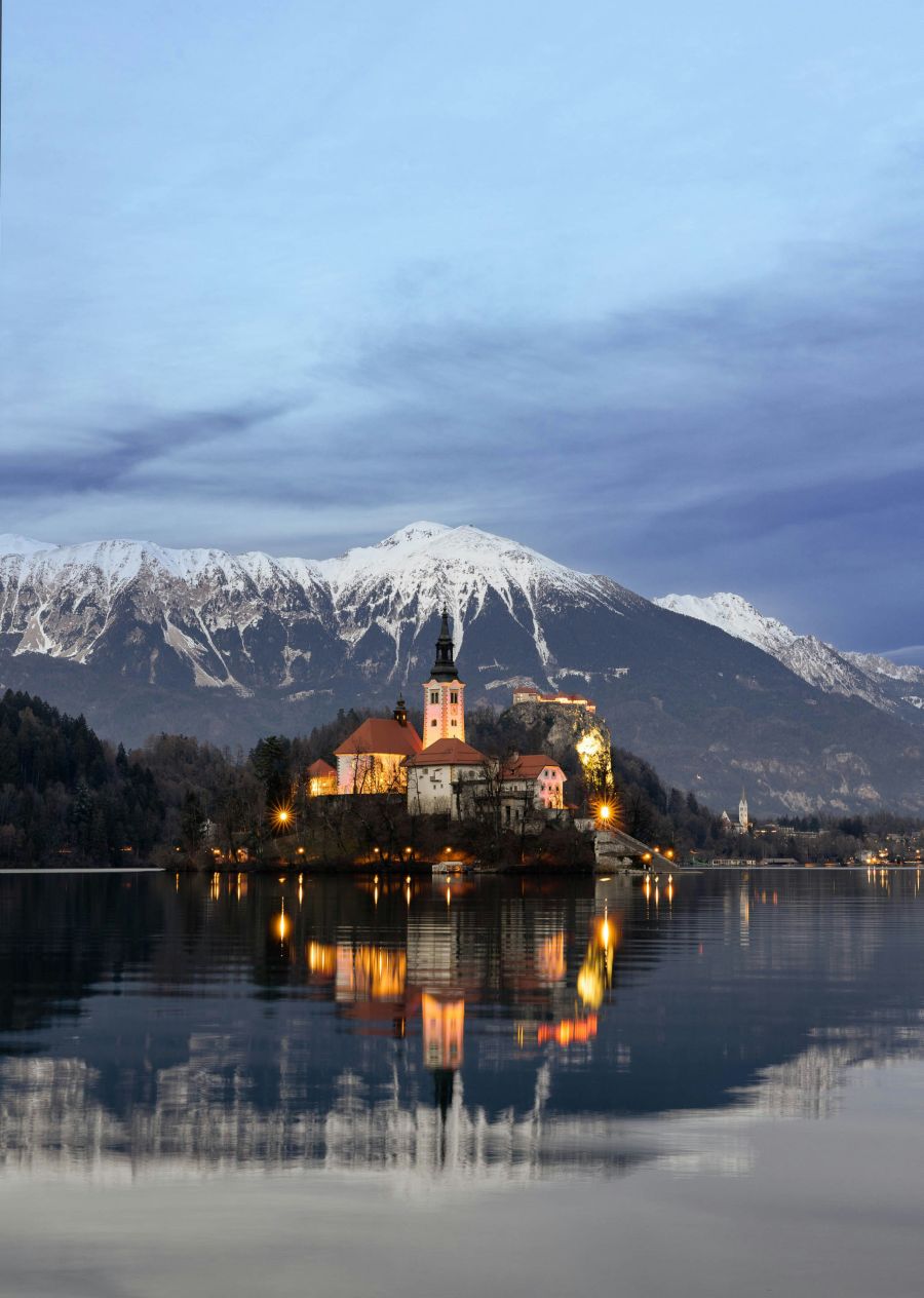 otok samostan na jezeru bled advent bozic christmas sajam bozic