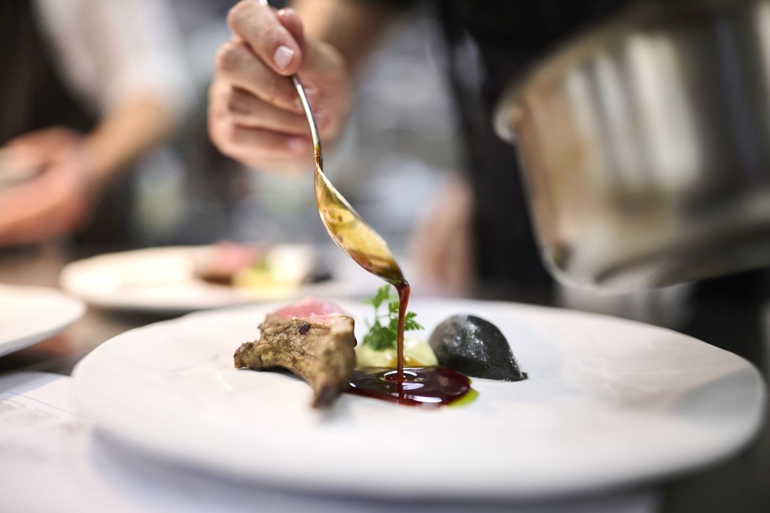 wine gourmet njivice vepar u umaku